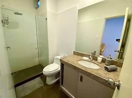 Apartment with Pool, Gym & A/C (507)
