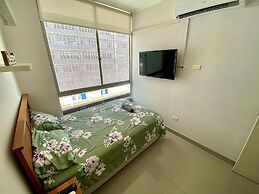 Apartment with Pool, Gym & A/C (507)