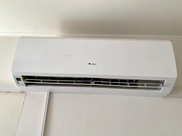 Apartment with Pool, Gym & A/C (507)