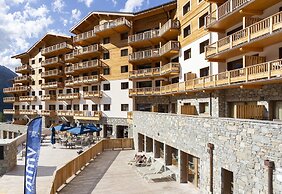 Charming Apartment With Pool in Tignes