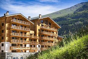 Charming Apartment With Pool in Tignes