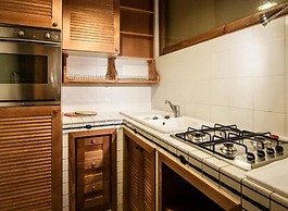 Modernes Studio mit Gemeinschaftlichen Pool
