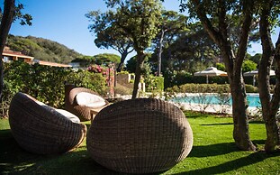 Modernes Studio mit Gemeinschaftlichen Pool