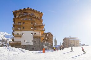 Apartment in Tignes With Slope Access & Spa