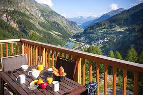 Apartment in Tignes With Slope Access & Spa