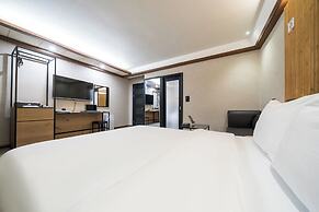 SKYHOTEL