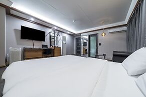 SKYHOTEL