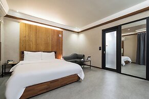 SKYHOTEL
