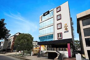 Cosy Stays at HBR Layout