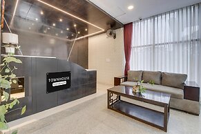 Cosy Stays at HBR Layout
