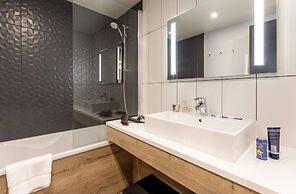 Apartment in Le Corbier With Spa & Pool