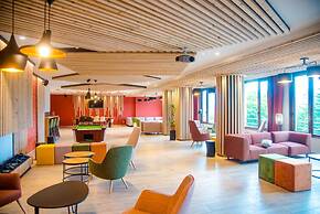 Apartment in Le Corbier With Spa & Pool