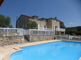 Spacious Holiday Home in Monsegur With Pool