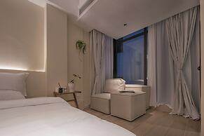 IM Waiting Hotel