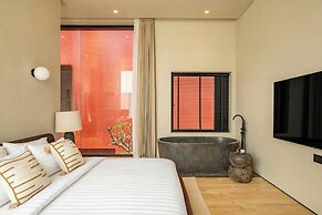 Five Stories - Luxury Villa Retreat