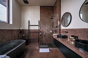 Five Stories - Luxury Villa Retreat