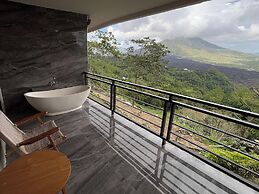 Caldera Hotel & Restaurant