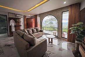 Caldera Hotel & Restaurant