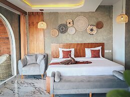 Caldera Hotel & Restaurant