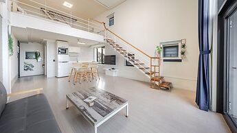 Yeosu Wellstay Pool Villa