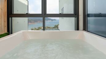 Yeosu Wellstay Pool Villa