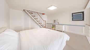 Yeosu Wellstay Pool Villa