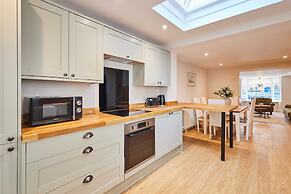 Host Stay Ginger Bread Cottage