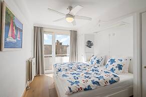 Flat by the Seaside With Stunning Ocean Views