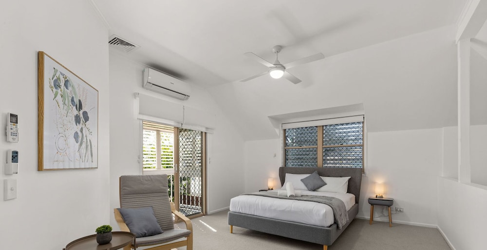 Kozyguru | Spring Hill | Apartments