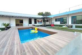 Lsarl Pool Villa