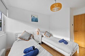 5 Mermaid Court