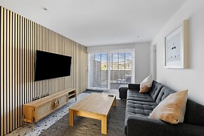 5 Mermaid Court