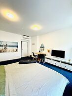 Spacious 7BR Apartment Prime Location