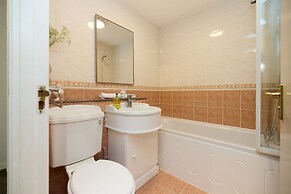 The Brompton Park Escape Bright 2bdr Flat With Patio Access