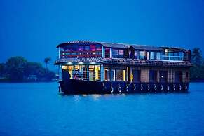 Honeymoon Boathouse