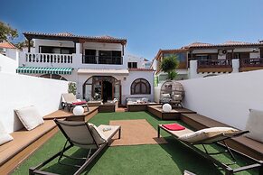 Villa Tricia 6 Bedroom Las Americas