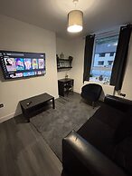 Shawforth - 2 Beds - Sleeps 4 - Street Parking
