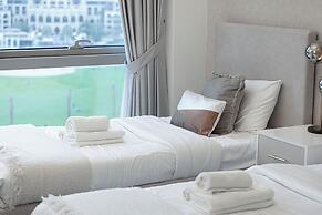 GOGOTO Burj & Fountain View Stay