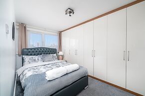5 Bed House - Sleeps 11 - Garden
