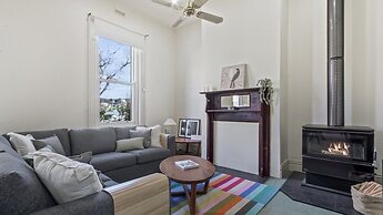 Colonial Bank Motel