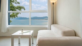 Yeosu Jangsuri Poolvilla&spa Pension