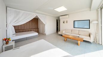 Yeosu Jangsuri Poolvilla&spa Pension