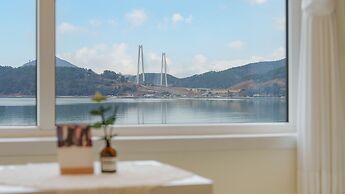 Yeosu Jangsuri Poolvilla&spa Pension