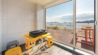 Yeosu Jangsuri Poolvilla&spa Pension