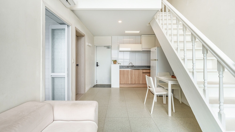 Yeosu Jangsuri Poolvilla&spa Pension