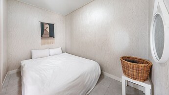 Yeosu Jangsuri Poolvilla&spa Pension