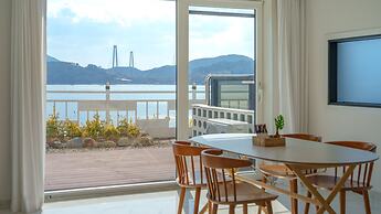 Yeosu Jangsuri Poolvilla&spa Pension