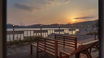 Yeosu Jangsuri Poolvilla&spa Pension