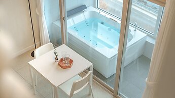 Yeosu Jangsuri Poolvilla&spa Pension