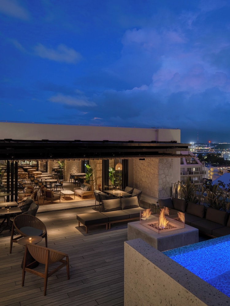 THE NEST NAHA
